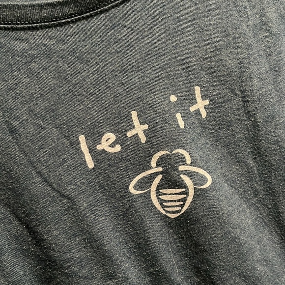 Let it Bee cute tee! Size XL. 🐝 - Picture 4 of 7